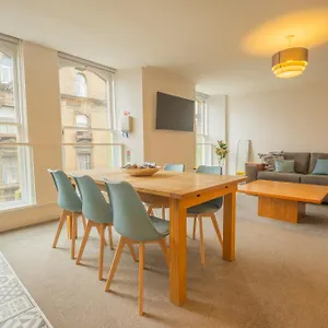 Apartment Henrys Apartment, Accommodates 6 Guests, Dundee